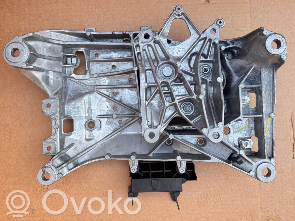 Gearbox mounting bracket   8B3399263G