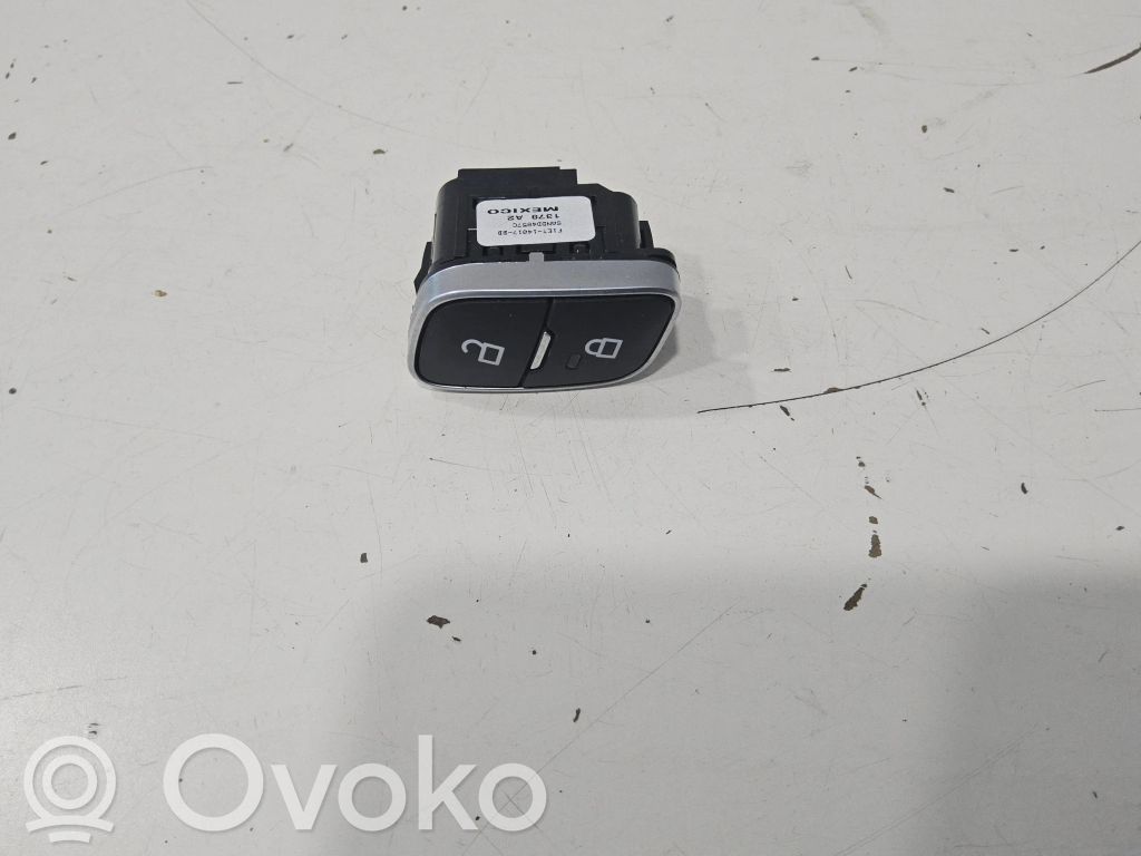 Ford Kuga II Central locking switch button 