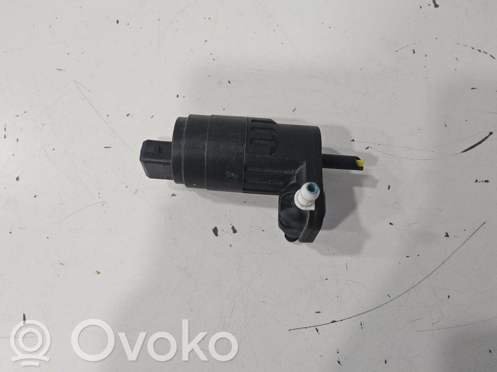 Maserati Levante Windscreen/windshield washer pump 