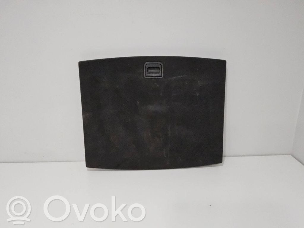 Audi A4 S4 B8 8K Tavaratilan kaukalon tekstiilikansi 