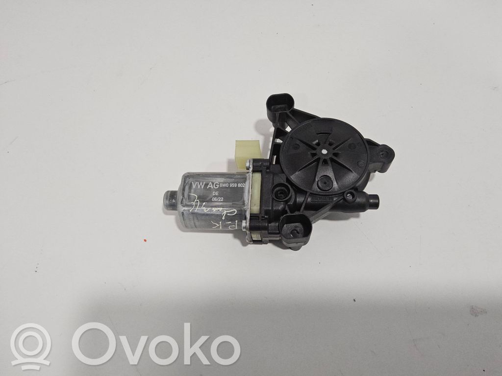 Audi S5 F5 Priekinio lango pakelėjo varikliukas 