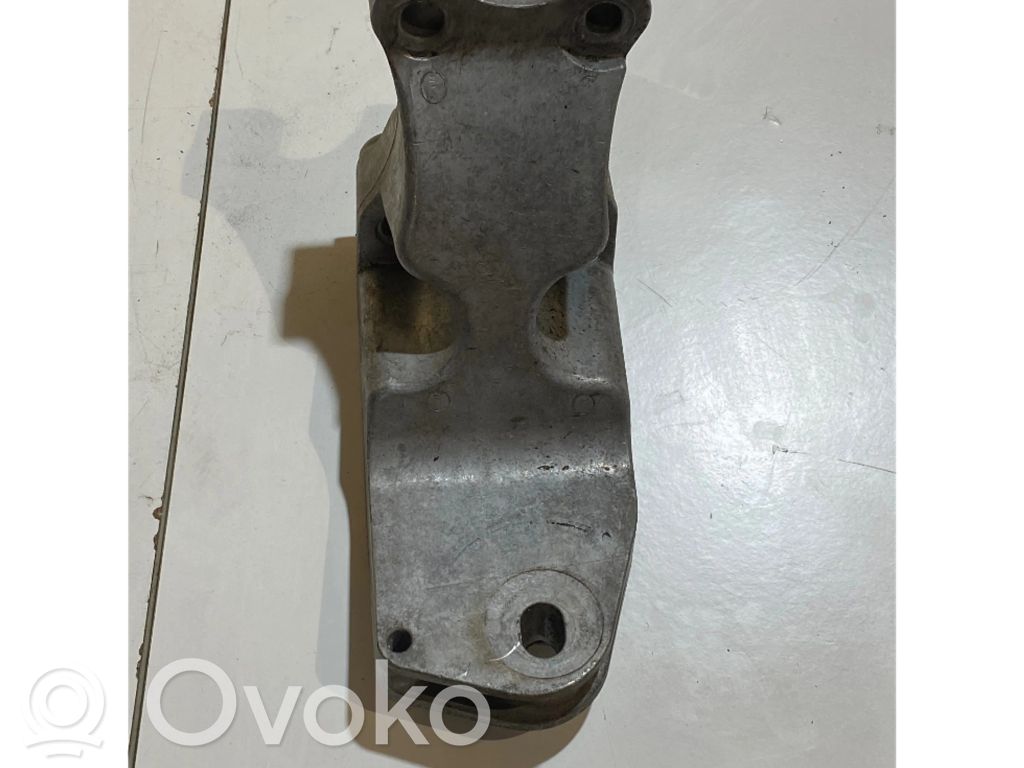 Ford Mustang VI Engine mounting bracket 