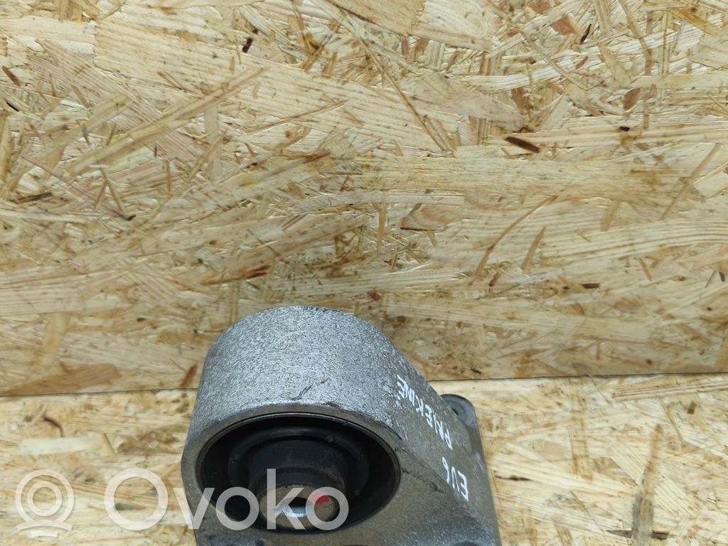 Engine mounting bracket   218C0GI000