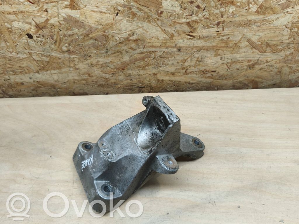 Porsche Cayenne (92A) Engine mounting bracket 