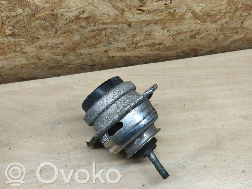 Porsche Cayenne (92A) Engine mount bracket 