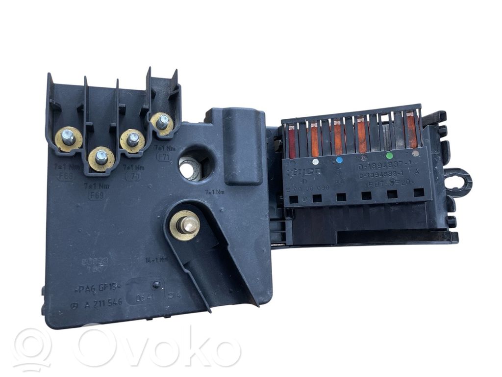 Mercedes-Benz E W211 Module de fusibles 