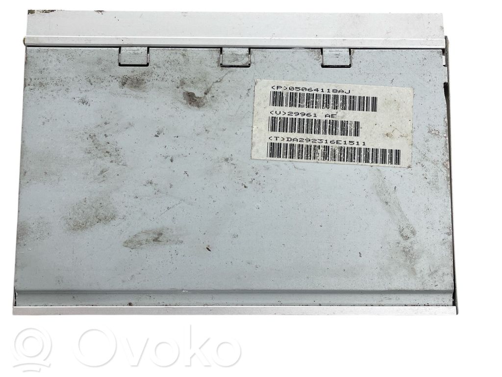 Jeep Grand Cherokee (WK) Garso stiprintuvas 