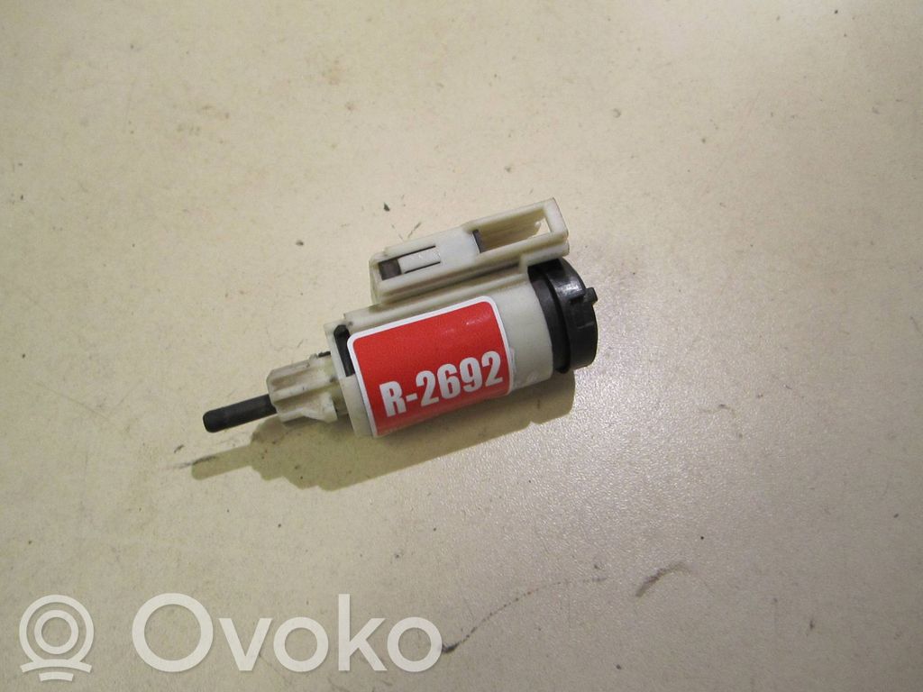 Audi A4 S4 B7 8E 8H Jarrupolkimen anturin kytkin 