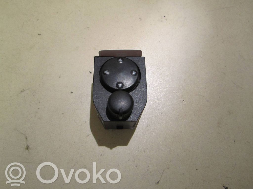Wing mirror switch   8D0959565A,03240034