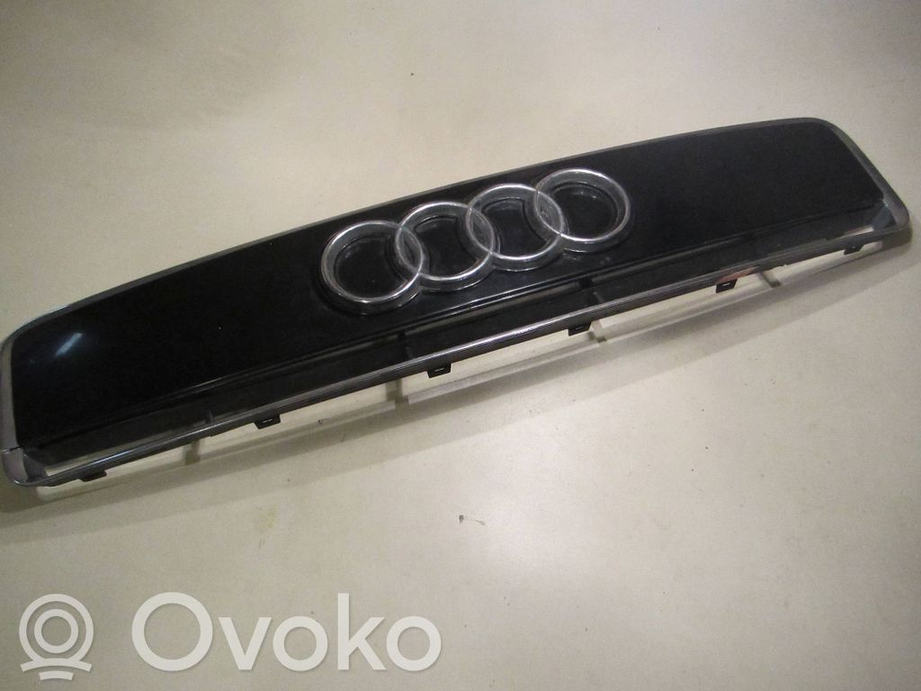 Audi A2 Front bumper upper radiator grill 