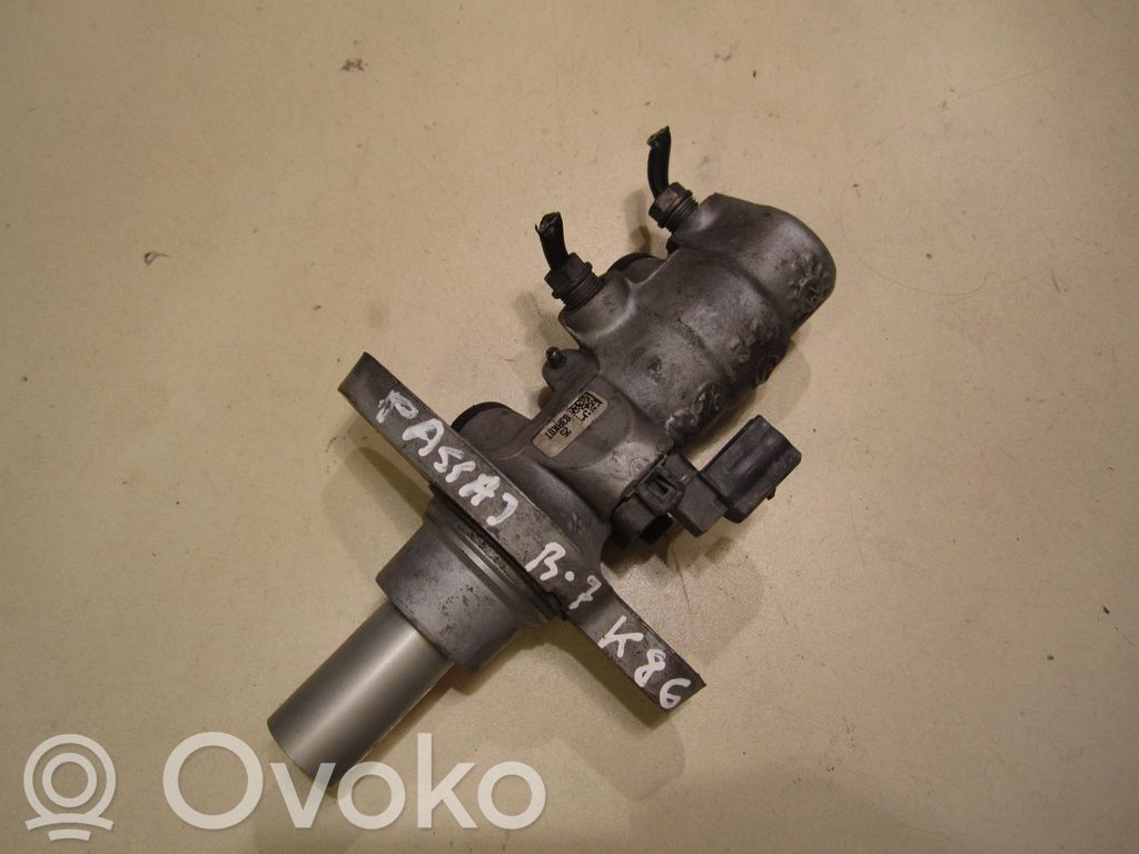 Volkswagen PASSAT B7 Główny cylinder hamulca 