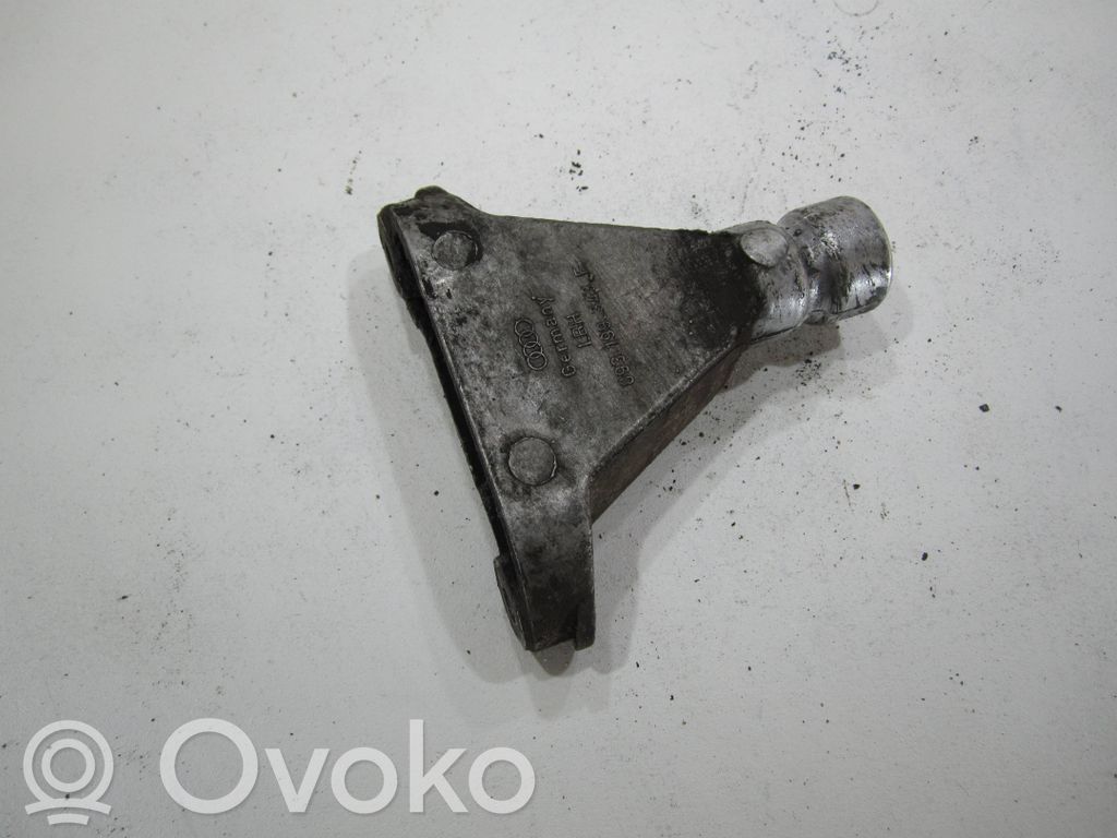 Audi 80 90 S2 B4 Engine mounting bracket 