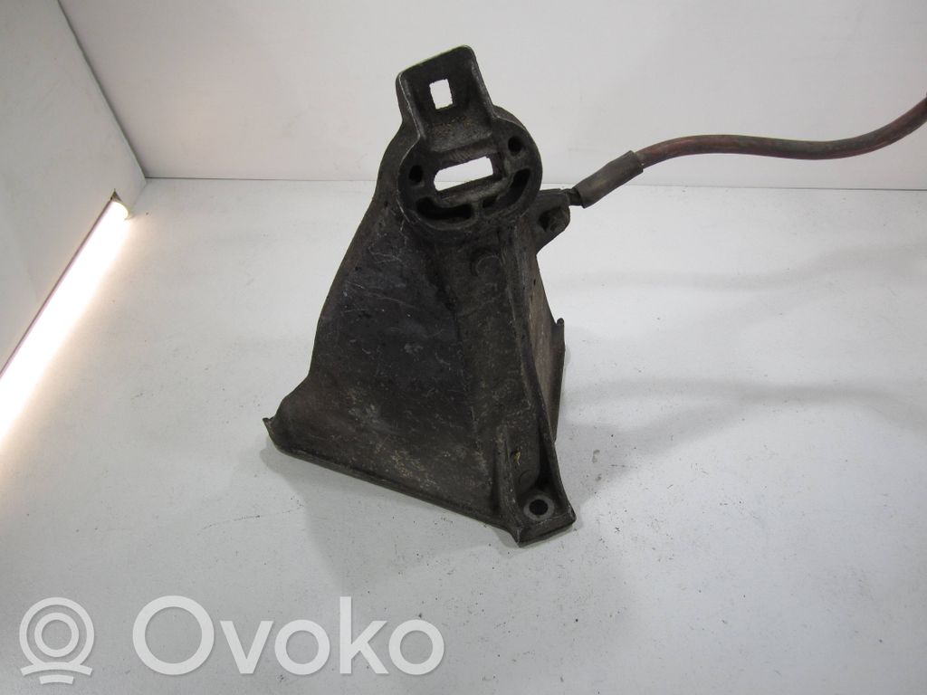 Audi A6 S6 C4 4A Engine mounting bracket 