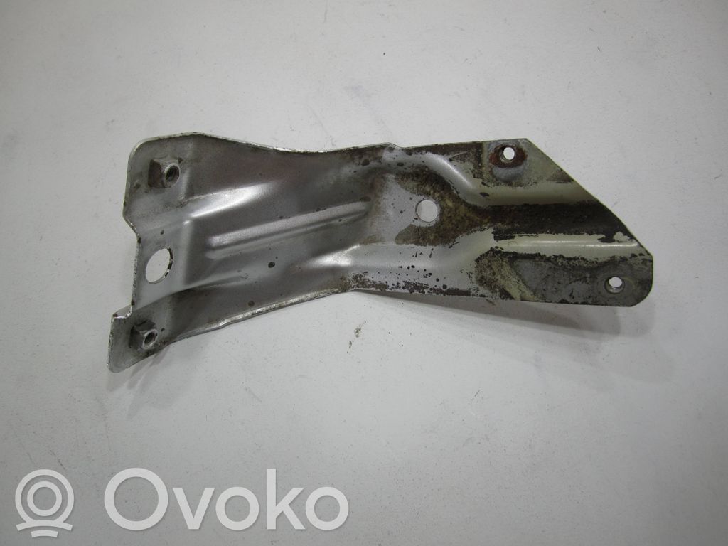 Volkswagen Golf VI Fender mounting bracket 