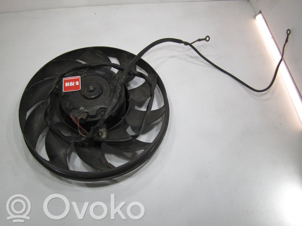 Audi 80 90 S2 B4 Elektrinis radiatorių ventiliatorius 