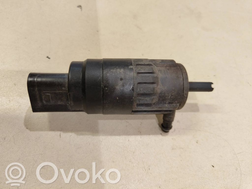 Volkswagen PASSAT CC Tuulilasi tuulilasinpesimen pumppu 
