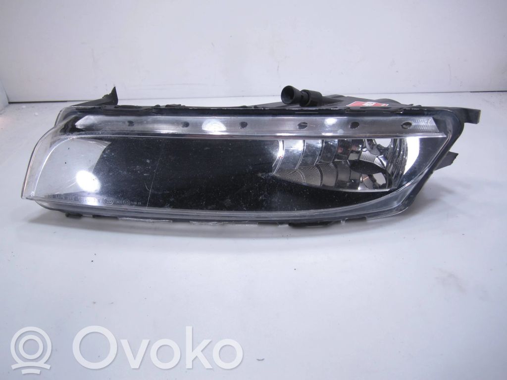 Volkswagen PASSAT CC Front fog light 