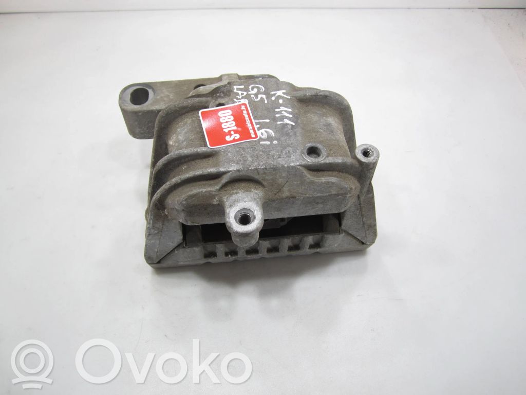 Volkswagen Golf V Engine mount bracket 