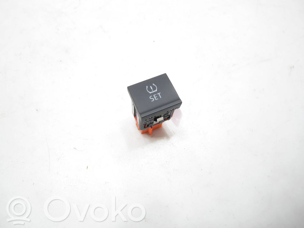 Volkswagen Caddy Tire pressure sensor 