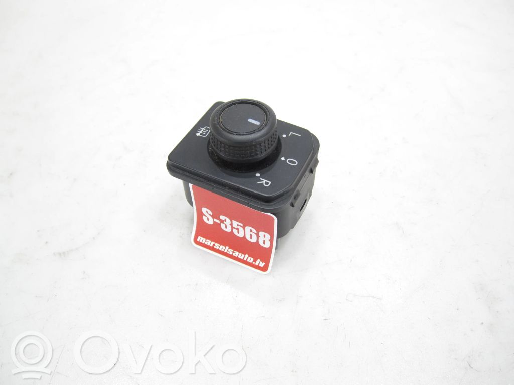 Volkswagen Tiguan Wing mirror switch 