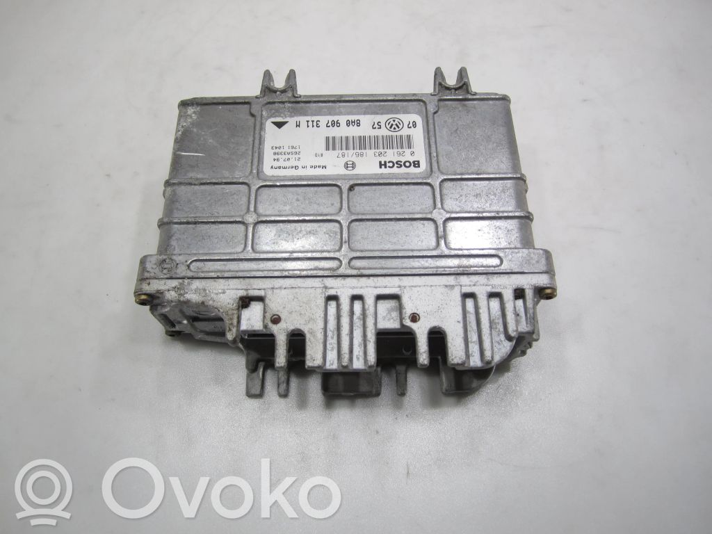 Volkswagen Golf III Engine control unit/module 