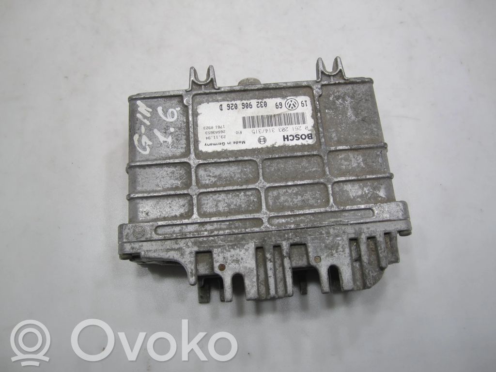 Volkswagen Golf III Engine control unit/module 