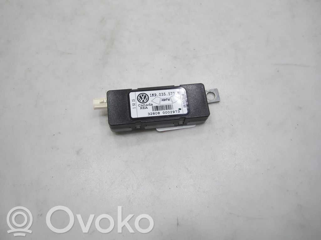 Volkswagen Golf V Aerial antenna amplifier 