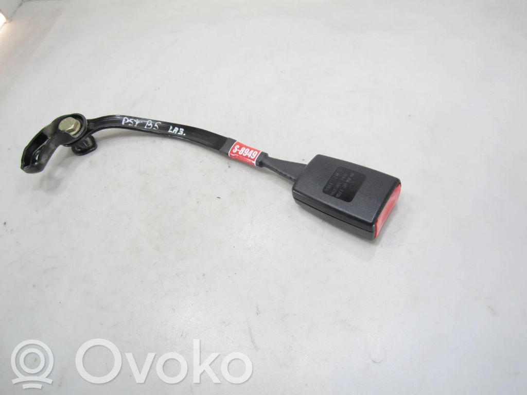 Volkswagen PASSAT B5.5 Front seatbelt buckle 