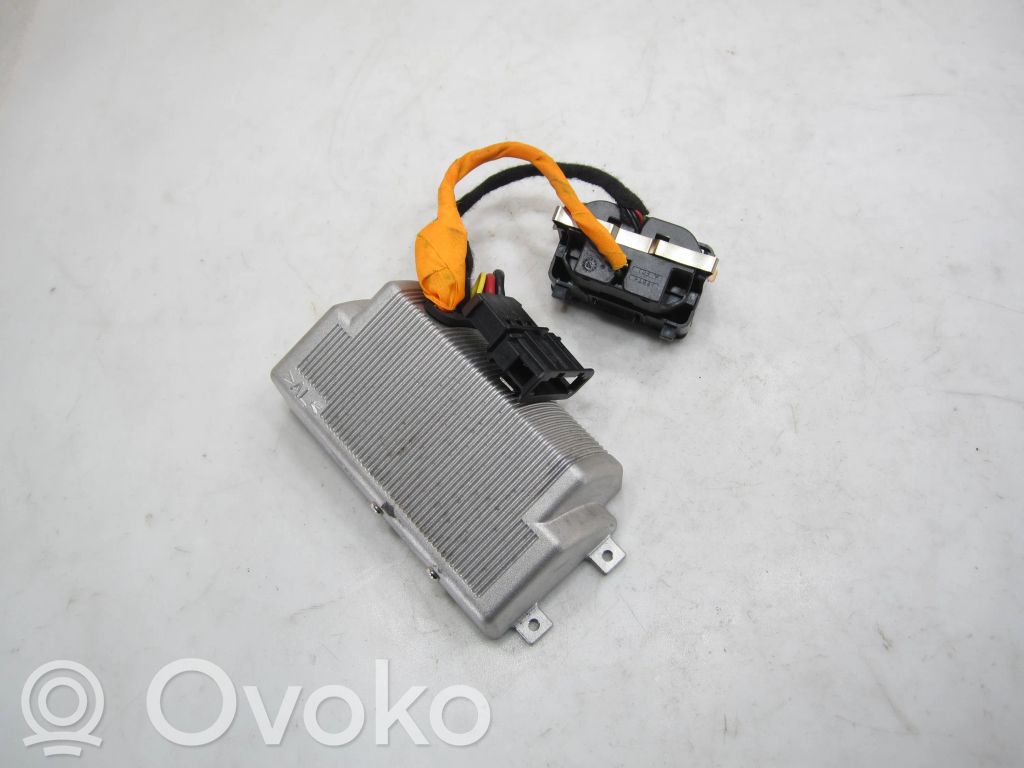 Volkswagen PASSAT B7 Inversor/convertidor de voltaje 