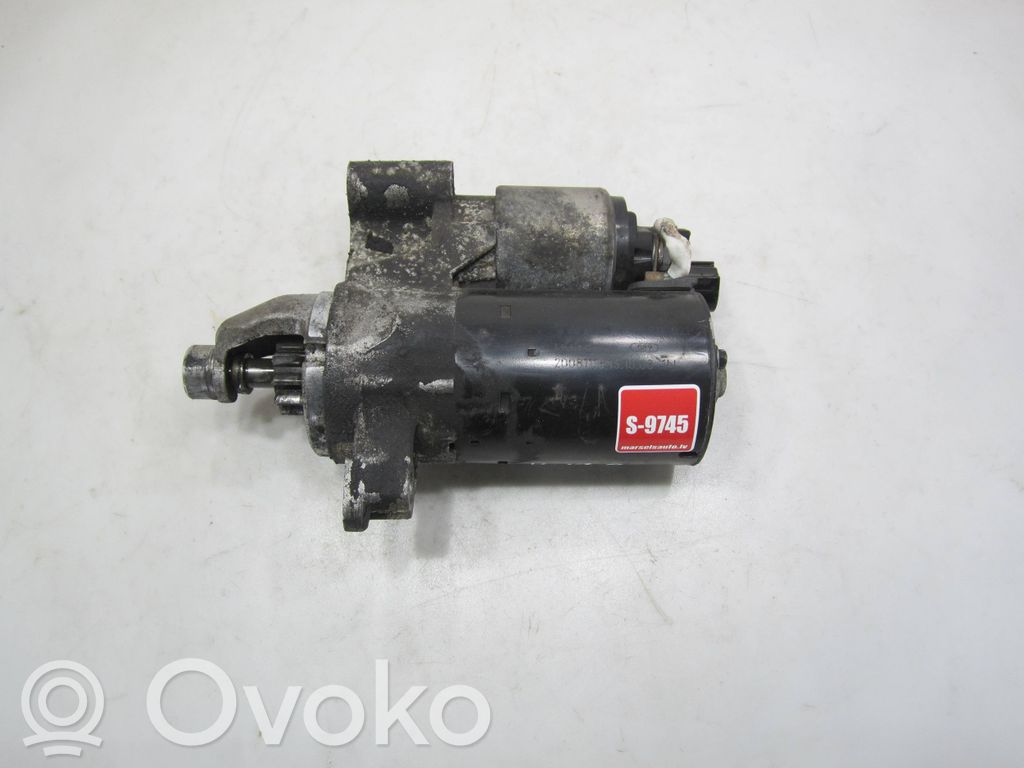 Audi A5 8T 8F Rozrusznik 