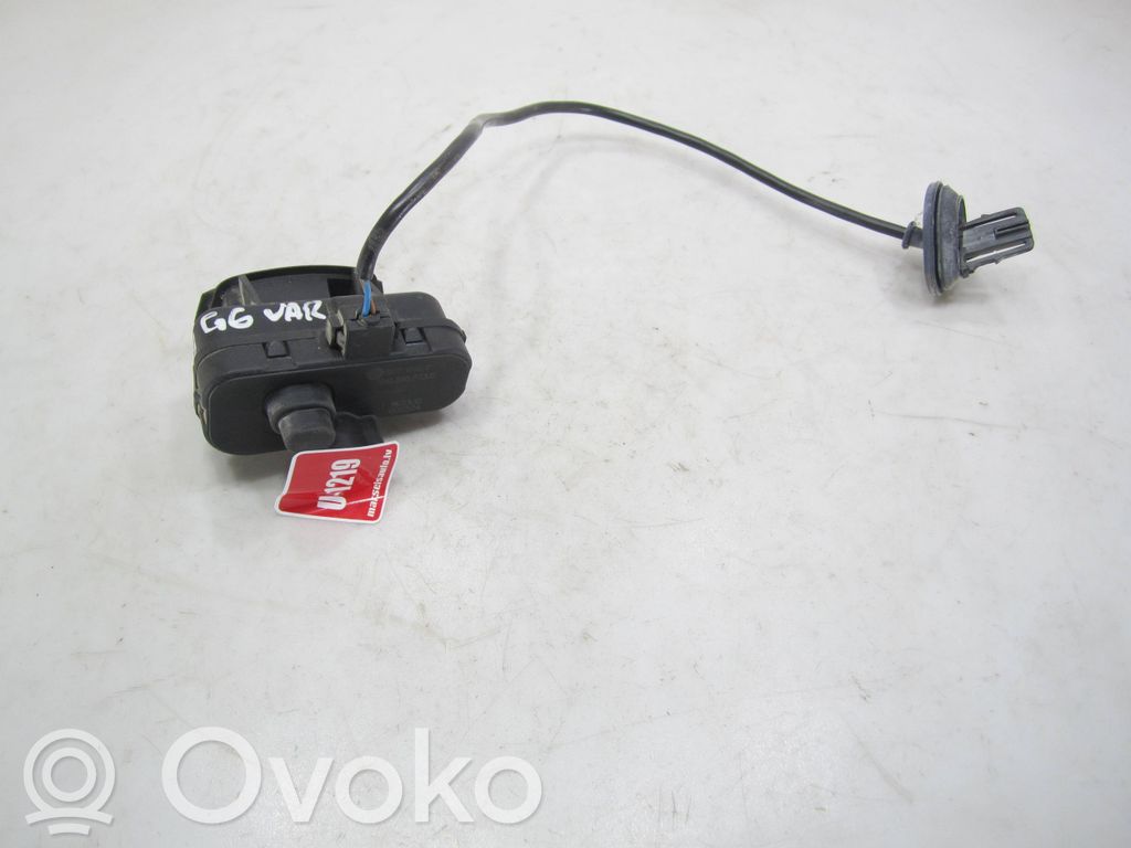 Volkswagen Golf VI Siłownik klapki wlewu paliwa 
