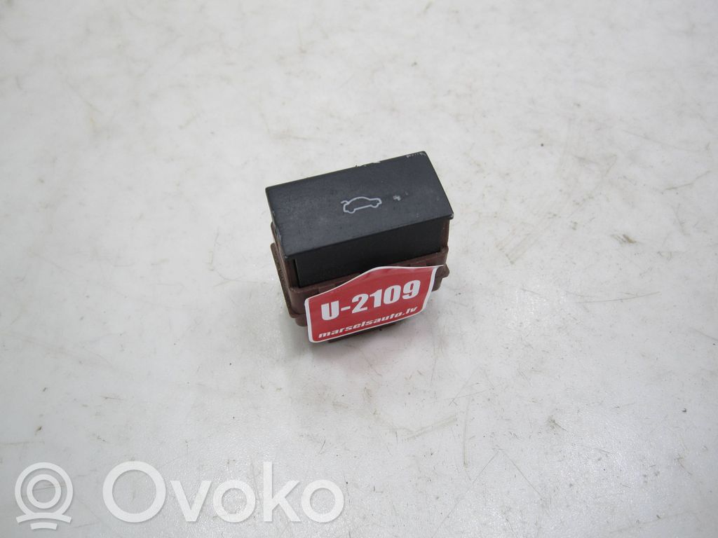 Audi A6 S6 C6 4F Tailgate opening switch 