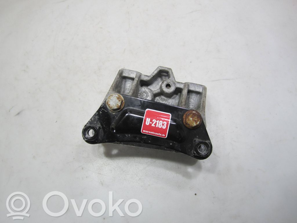 Volkswagen Golf VI Engine mounting bracket 