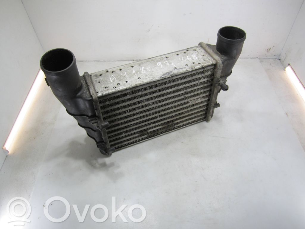 Audi A4 S4 B5 8D Interkūlerio radiatorius 