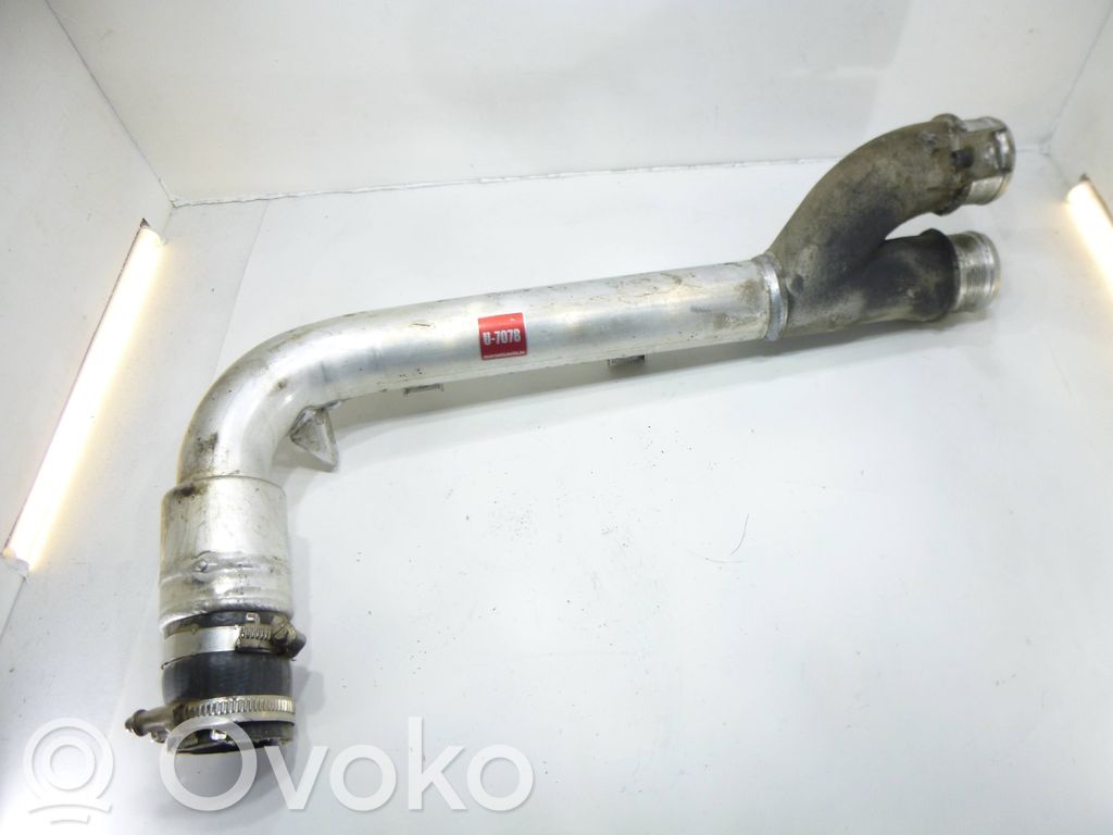 Volkswagen Touareg II Furtun/conductă intercooler 