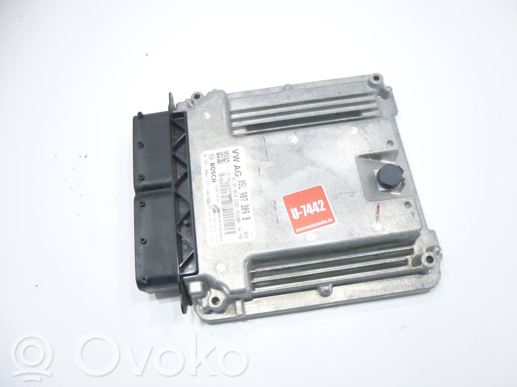 Volkswagen PASSAT B8 Engine control unit/module 