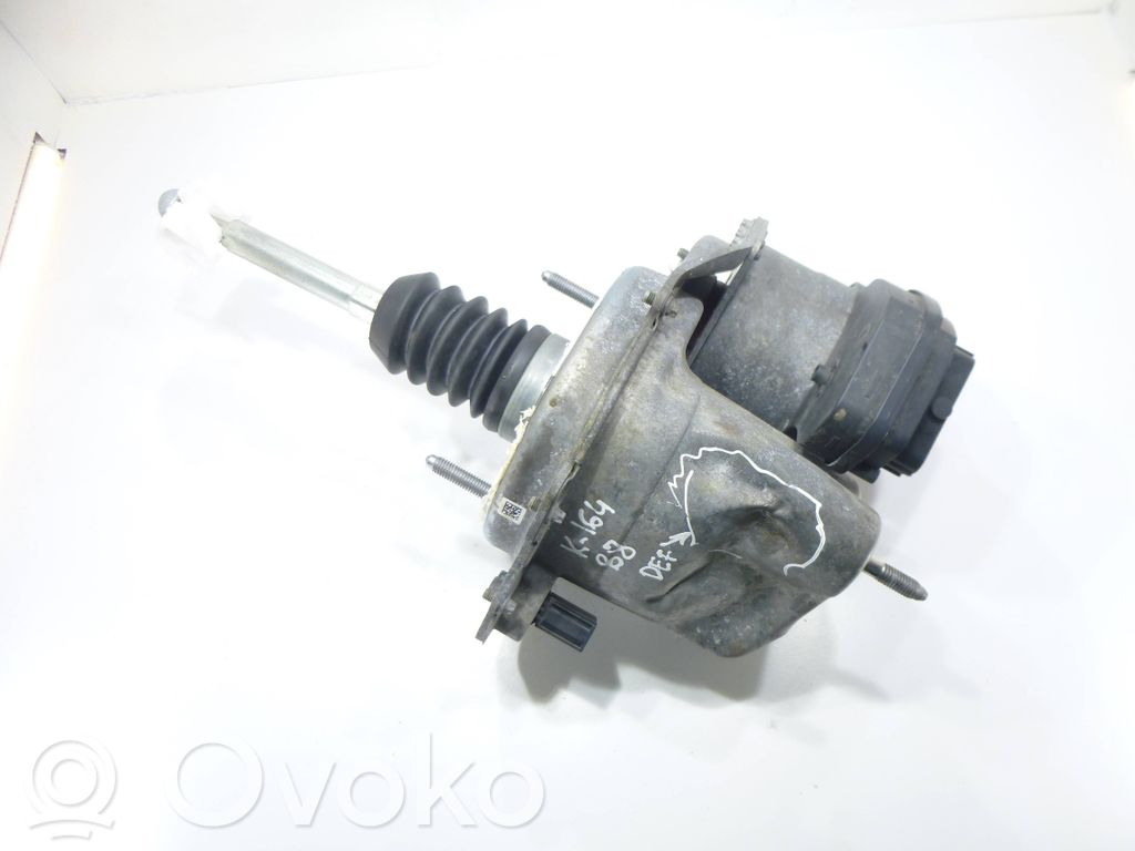 Volkswagen PASSAT B8 Wspomaganie hamulca 