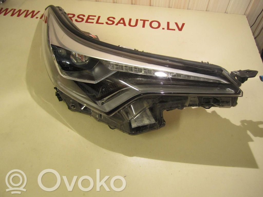 Toyota C-HR I Scheinwerfer 