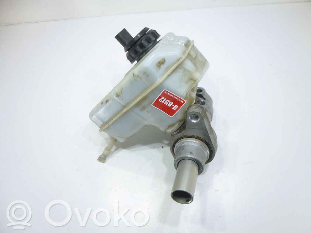 Volkswagen PASSAT B7 Główny cylinder hamulca 