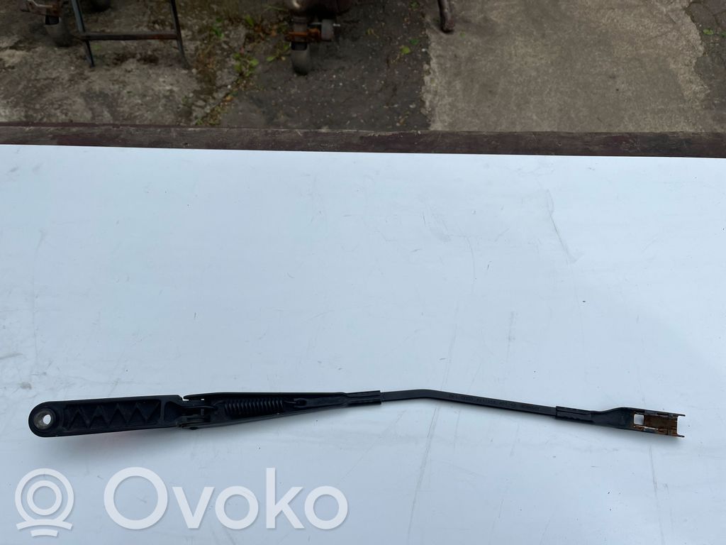 Audi A1 Wischerarm vorne 