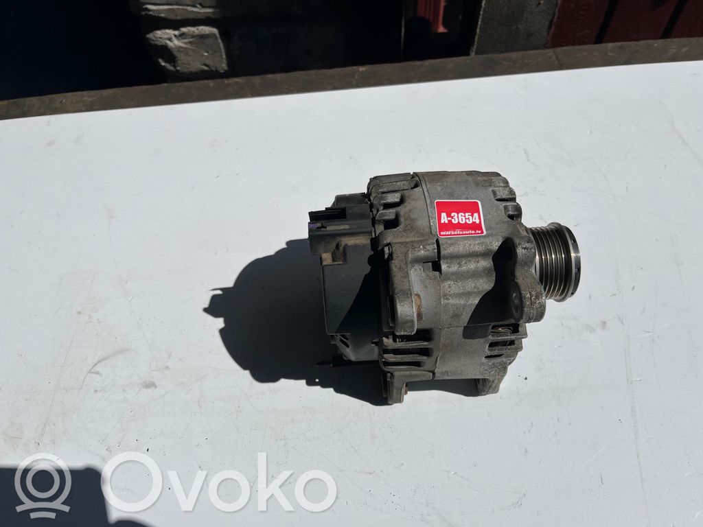 Volkswagen PASSAT B7 Generator/alternator 