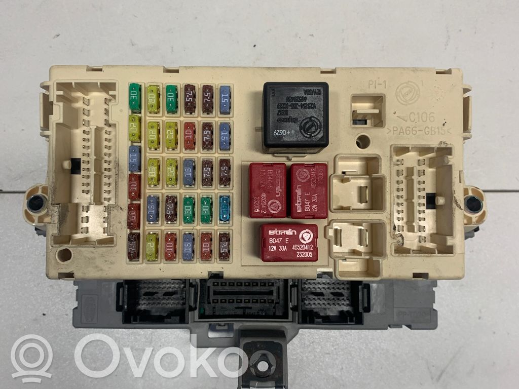 Alfa Romeo 159 Skrzynka bezpieczników / Komplet 