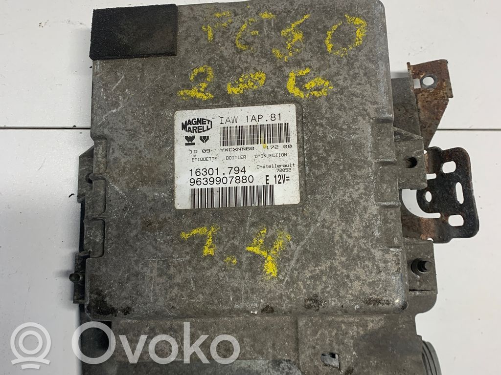 Peugeot 206 Engine control unit/module 