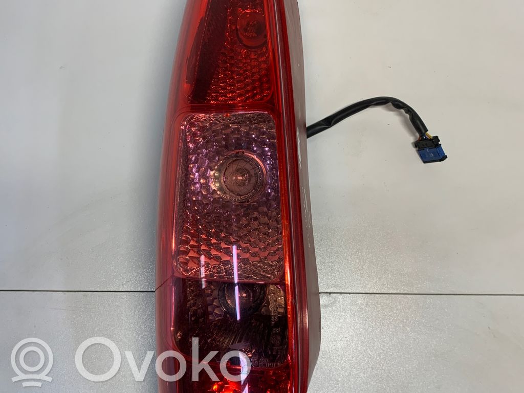 Rear/tail lights   1400355286