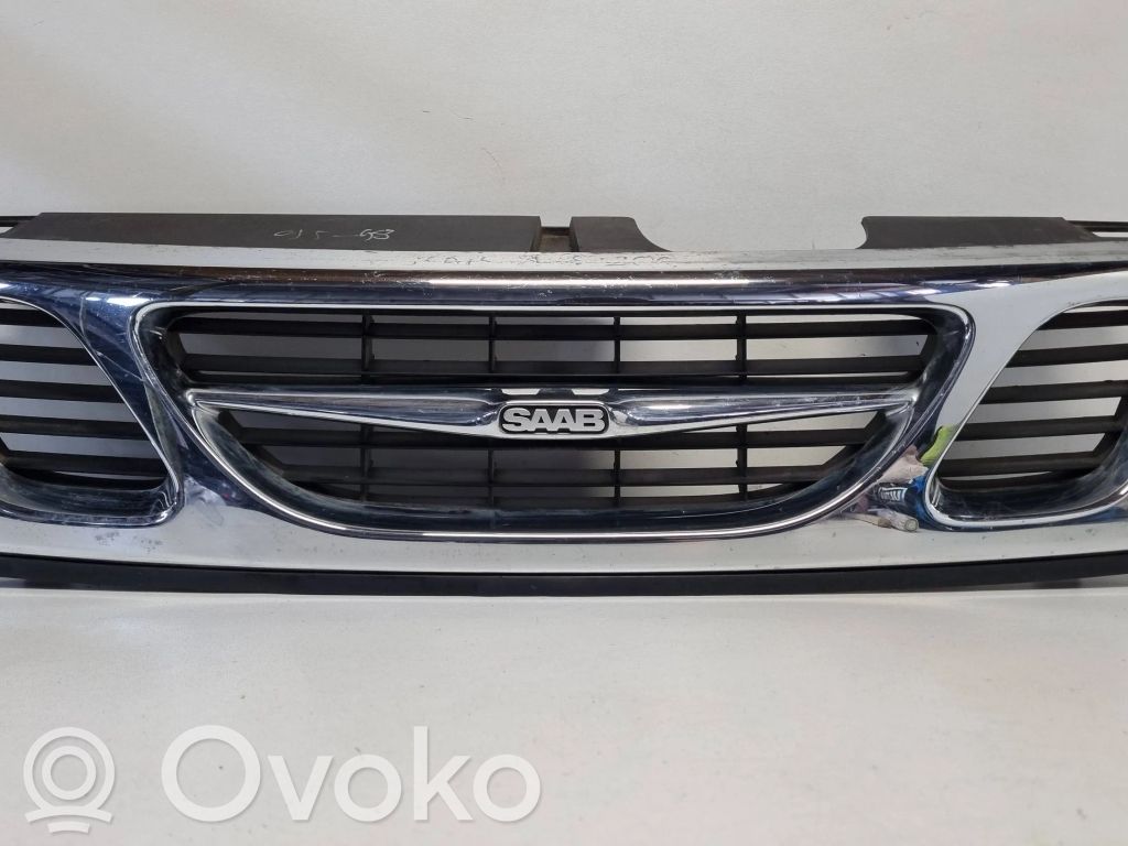 Front grill   4677894