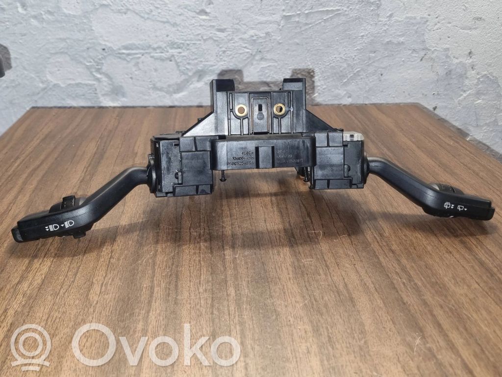 Ford Focus Boutons / interrupteurs volant 