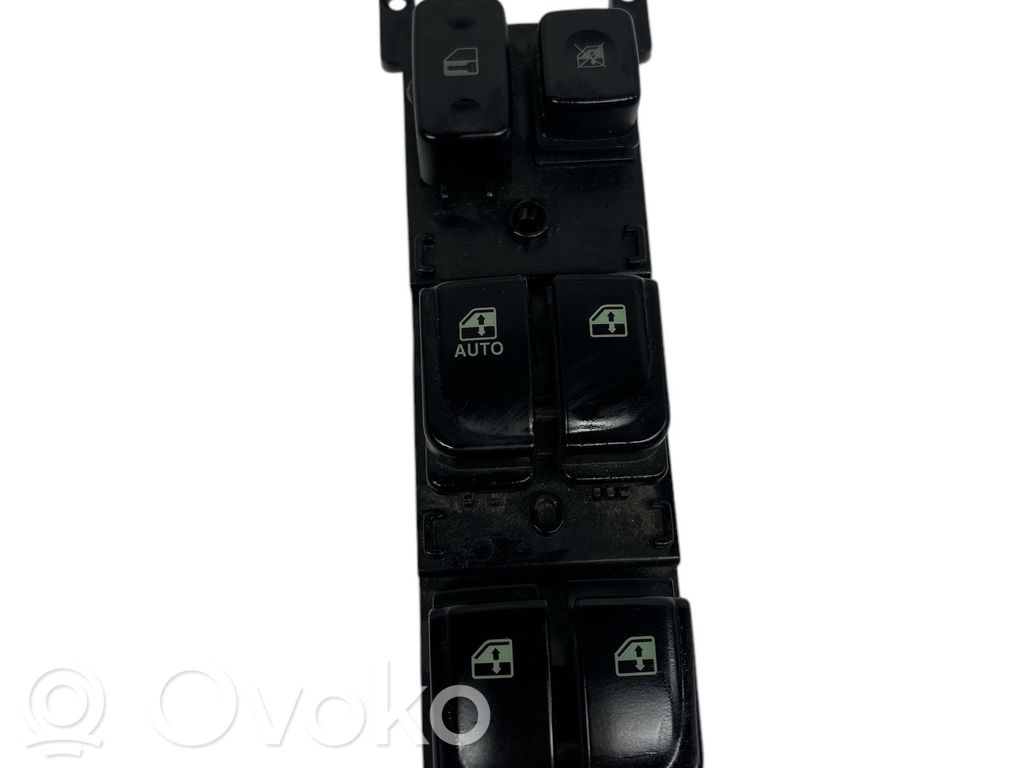Electric window control switch   935703K310CH