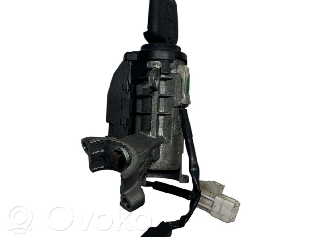 Toyota Avensis T220 Ignition lock 