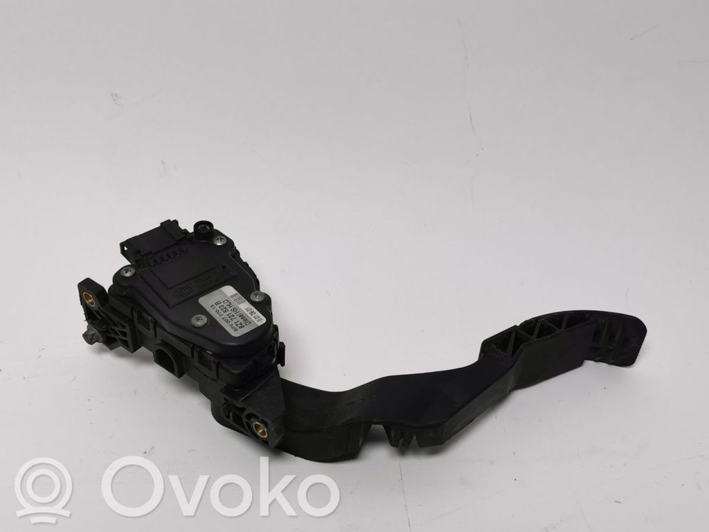 Accelerator throttle pedal   8Z1721523B