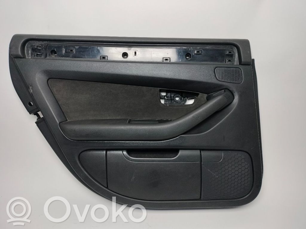 Apšuvums aizmugurējām durvīm   4E0868065A